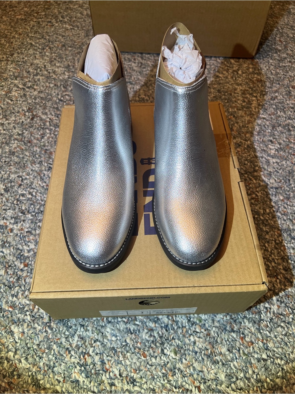 Women’s lands end essential ankle booties 8.5 silver new in box